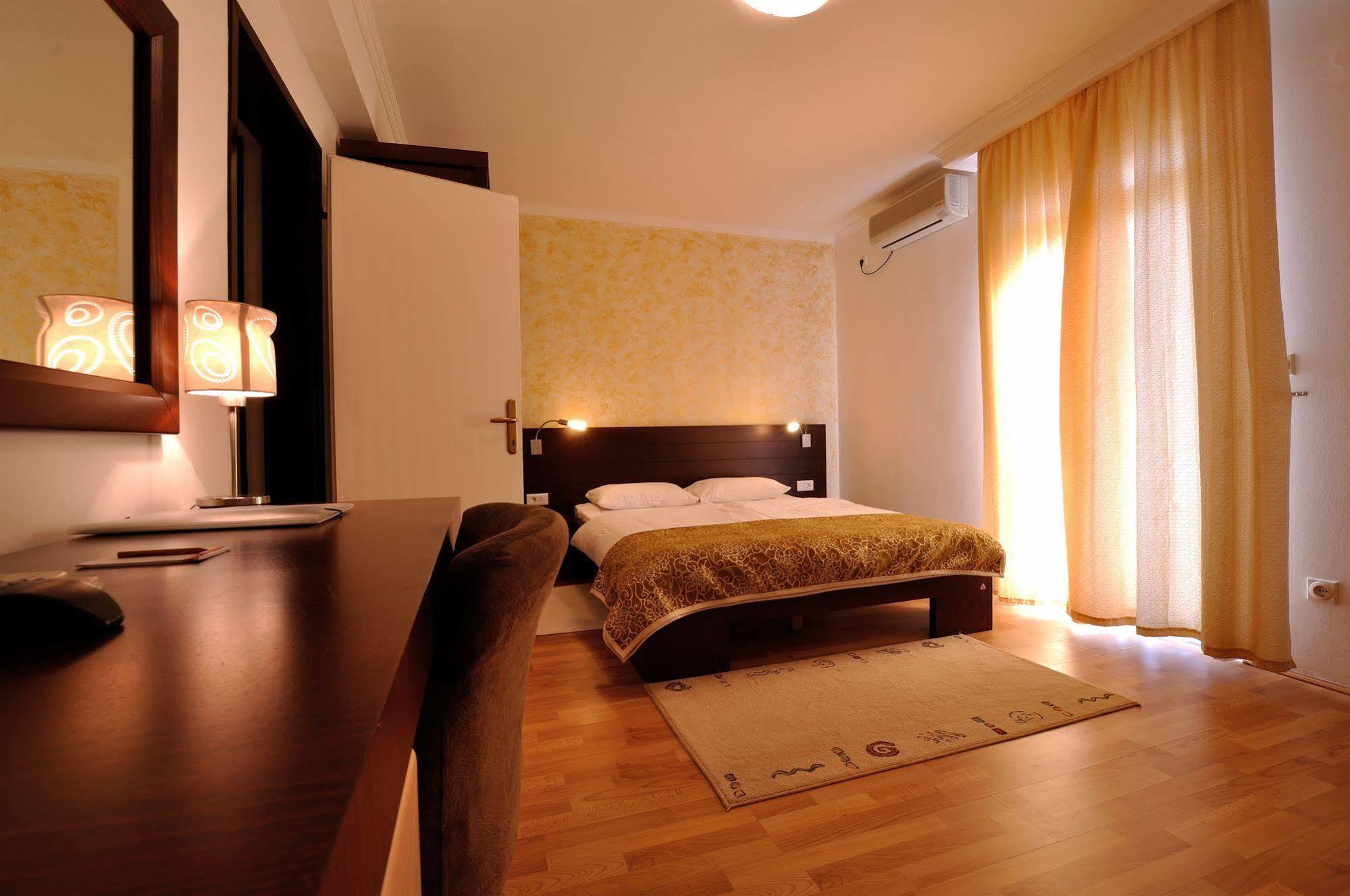 Vila Duric - Ex Hotel Duric Petrovac Luaran gambar