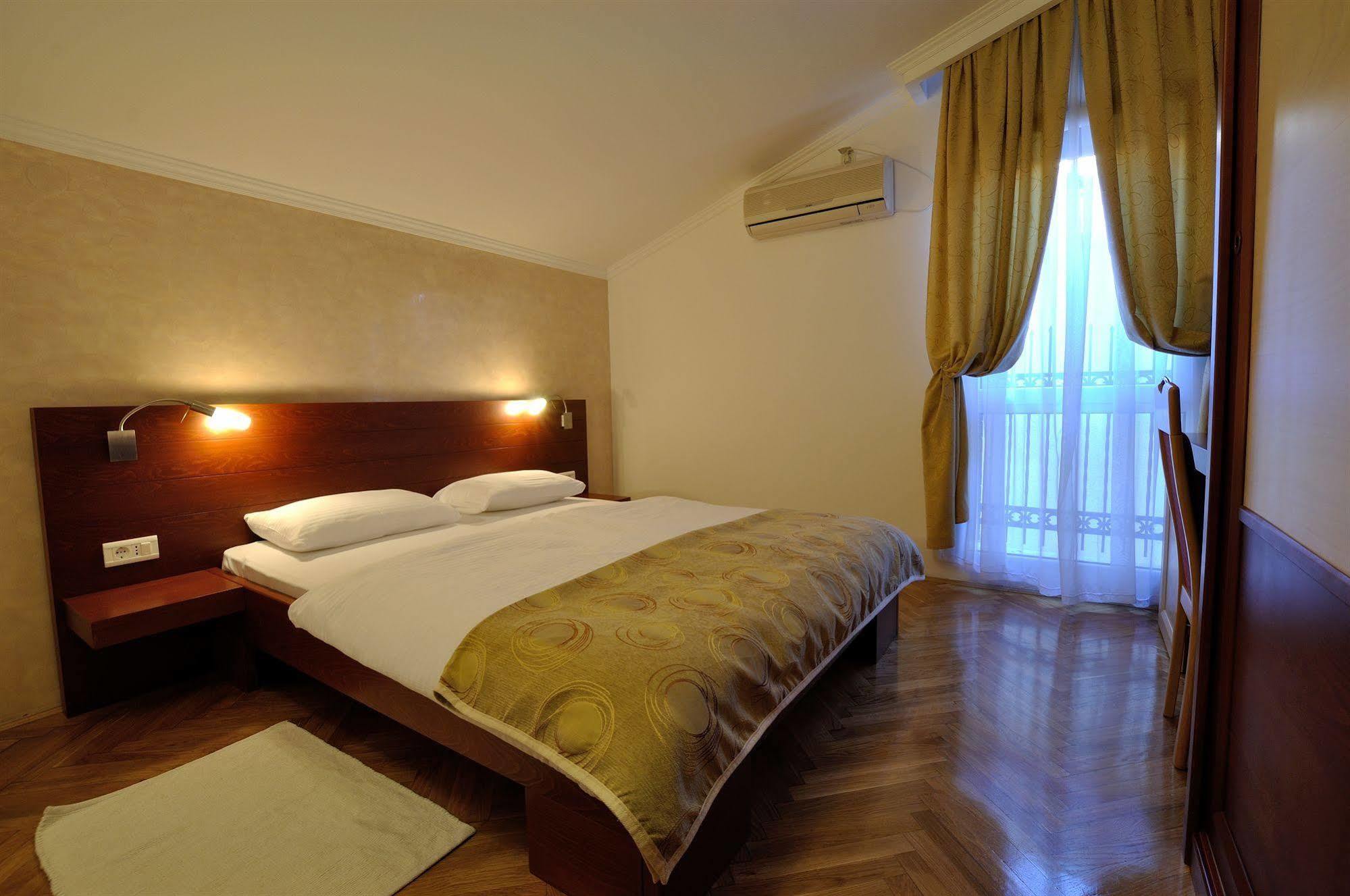 Vila Duric - Ex Hotel Duric Petrovac Luaran gambar