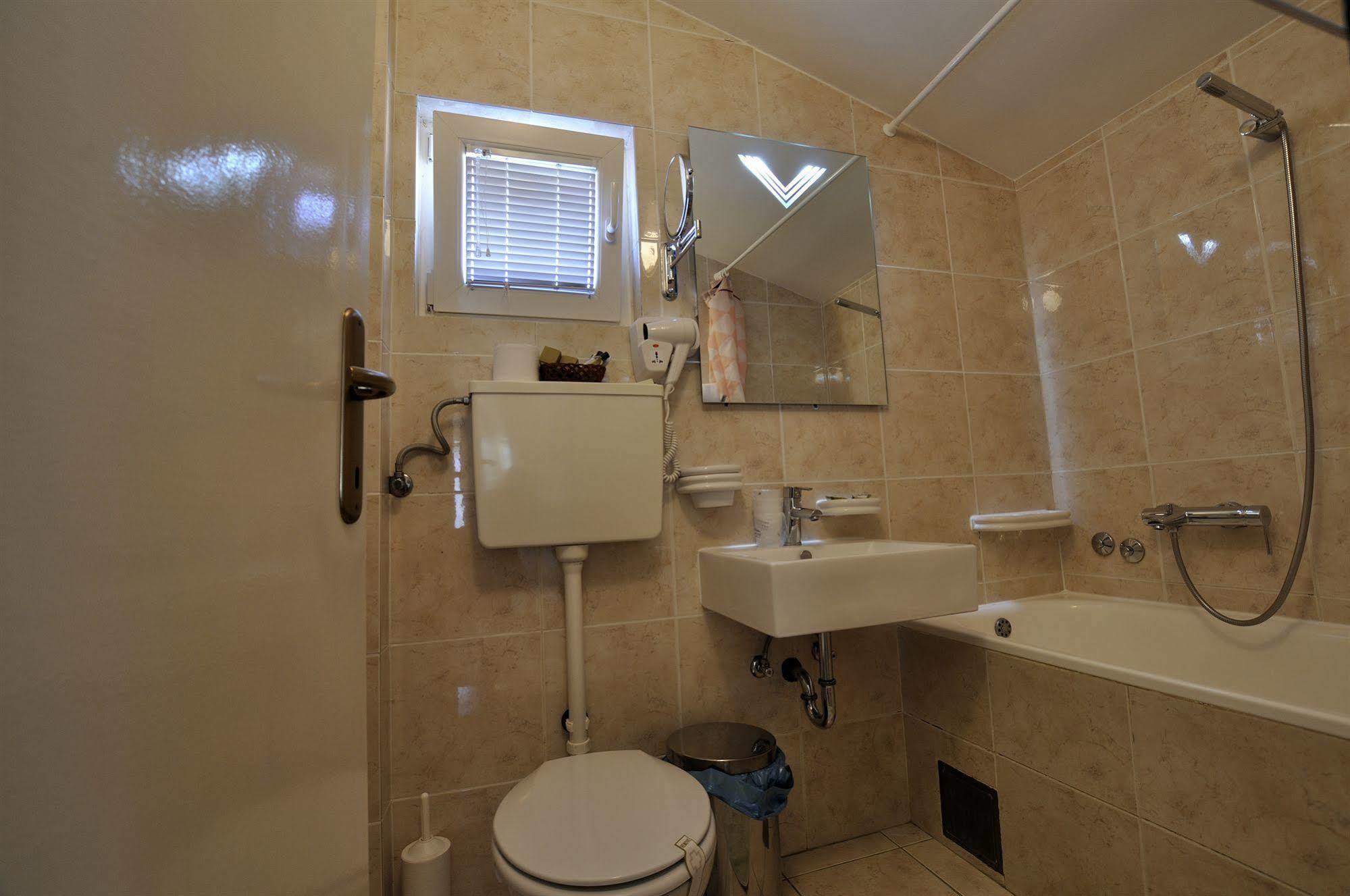 Vila Duric - Ex Hotel Duric Petrovac Luaran gambar