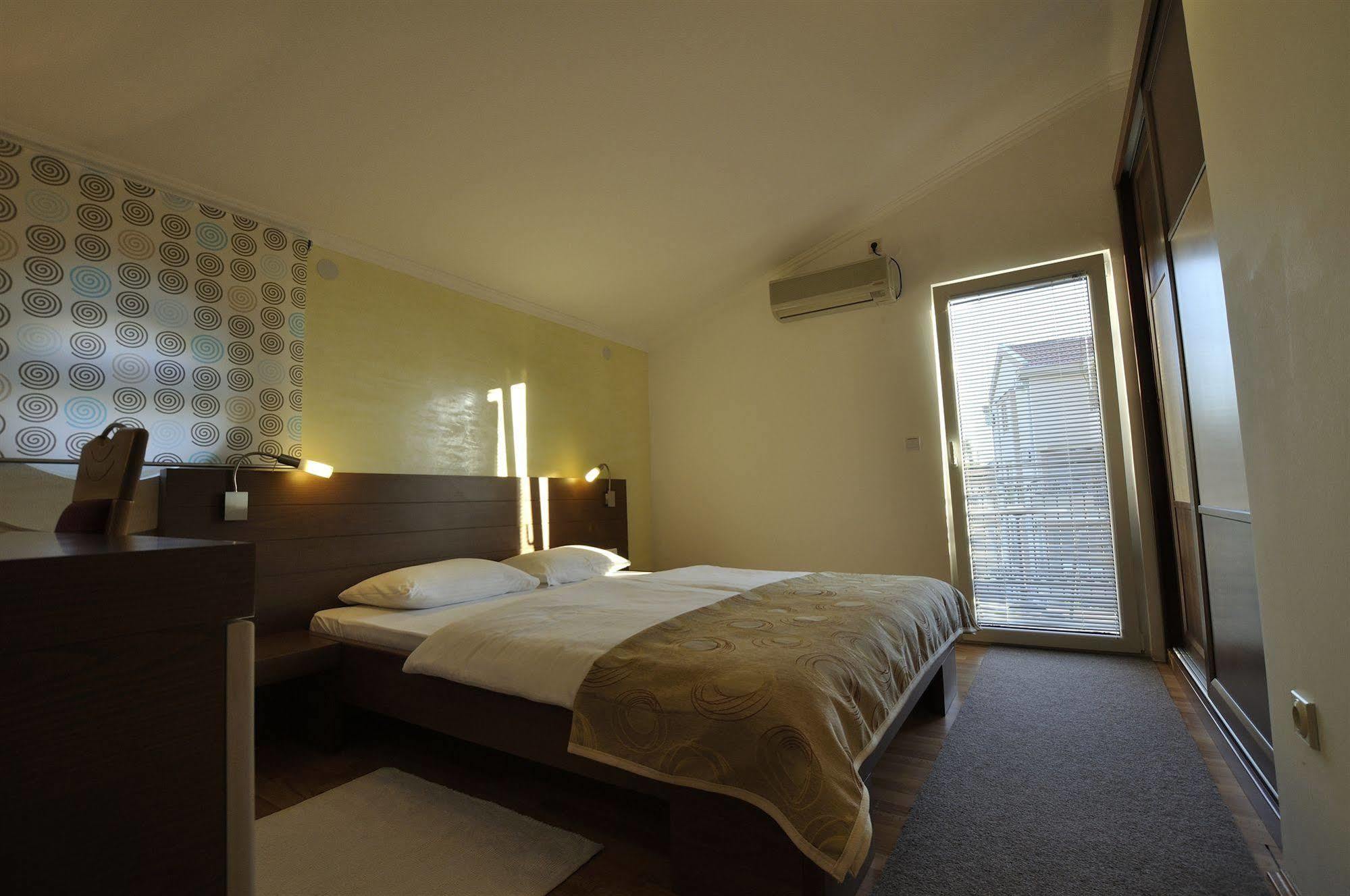 Vila Duric - Ex Hotel Duric Petrovac Luaran gambar